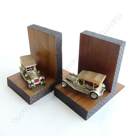 PAIR OF VINTAGE CLASSIC CAR WOODEN BOOKENDS H. 140MM