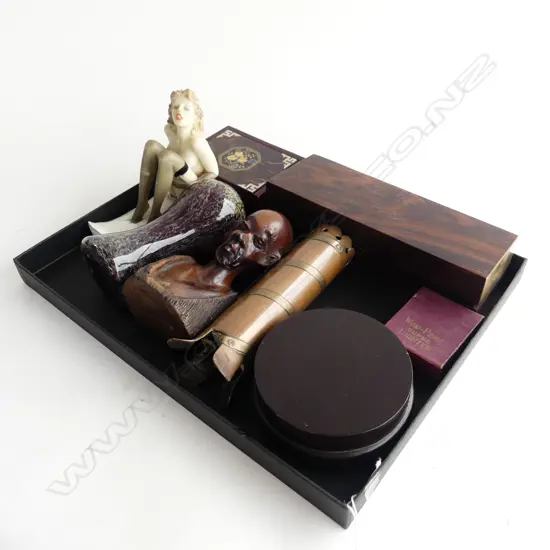 TRAY OF 8 COLLECTABLES BOXED DOMINOS COINS IN BOX CARVED WOOD FIG COPPER VASE  GLASS VASE LIGHTER ETC