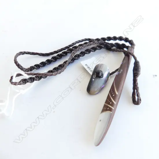 PAUA SHELL, MOP & WOOD CRAFTED NECKLACE