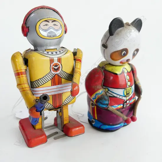 KEY WIND TIN TOY ROBOT & PANDA H110 NO KEY