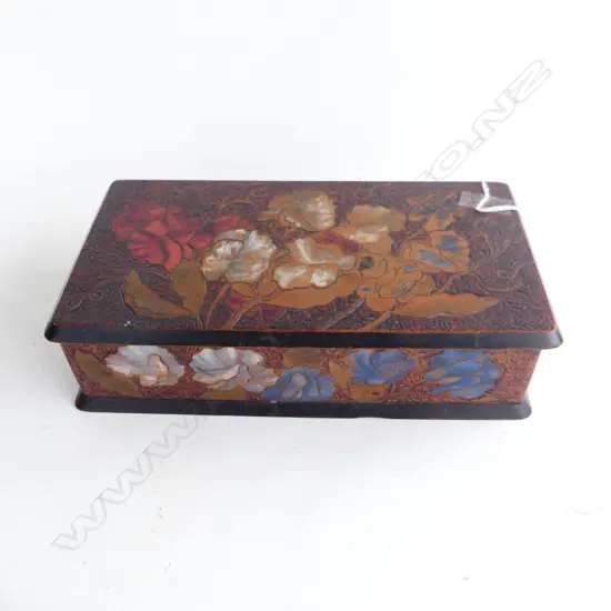 POKERWORK LIDDED BOX, DECORATED w FLOWERS, L.300mm