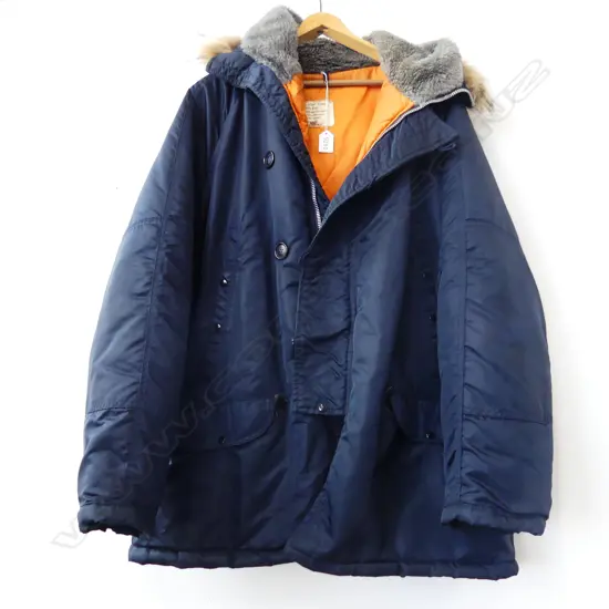 N3B AIR FORCE  PARKA, NAVY BLUE WITH GENUINE COYOTE FUR RUFF, GOOD USED COND. MENS SIZE 54/XL...