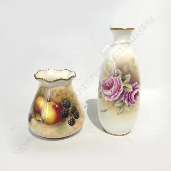 2 SIGNED R. WORCESTER VASES; M. HOLLOWAY H.145mm, ROBERTS H.80mm