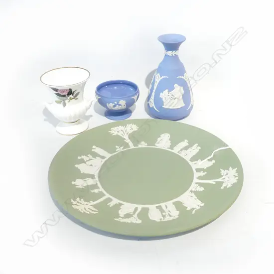 4 PCS WEDGWOOD; GREEN JASPERWARE PLATE (DIA 235MM) 2 BLUE JASPERWARE; VASE (H.130MM) + SM BOWL + 1 OTHER VASE