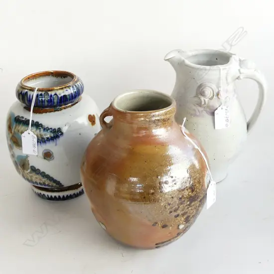 3 POTTERY VASES: Jennie Rassell wood fired vase + Vincent Sansone jug H.220mm + Mexico vase