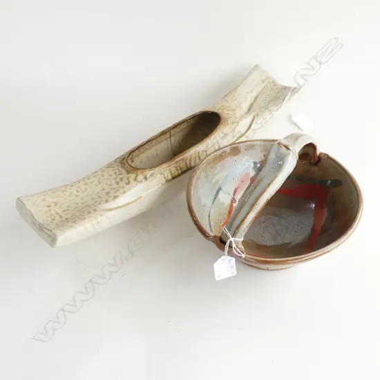 2 PCES STUDIO POTTERY; WIDE VESSEL W.440mm, HANDLED BOWL 210mm dia ex Mandeno estate