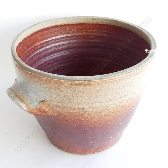 LGE STUDIO POTTERY POT SHINO GLAZE no lid w lug handles Dia.305mm. Ex. Jill Mandeno est.
