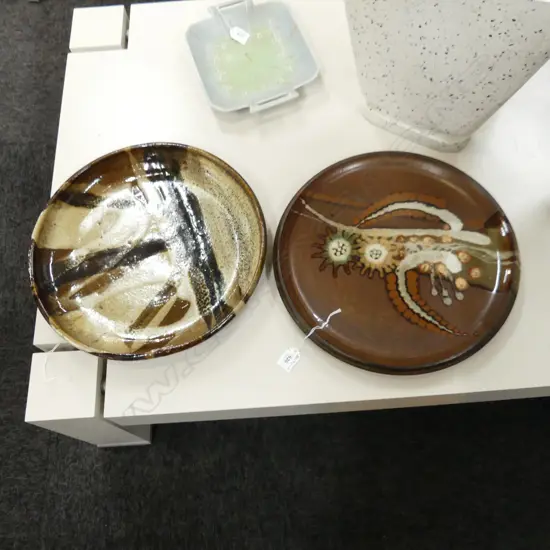 2 LG BRIAN GARTSIDE PLATTERS, DIA 370MM