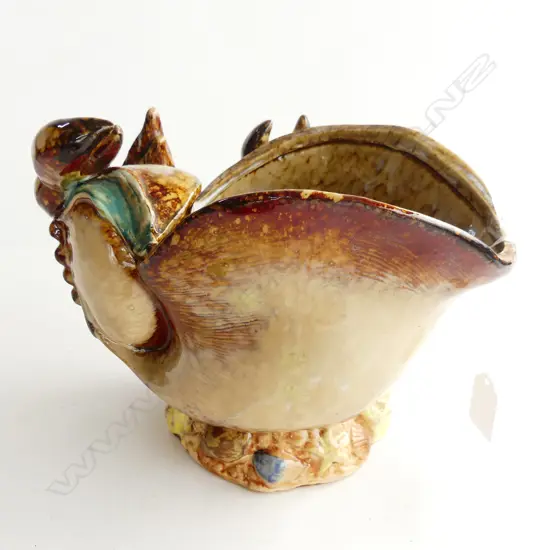 MAJOLICA SHELL VASE w. LOBSTER H.175mm
