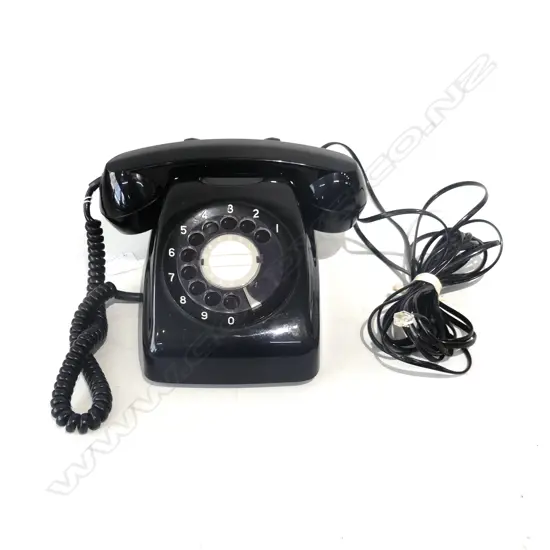 ROTARY TELEPHONE BLACK. WITH US DIAL.