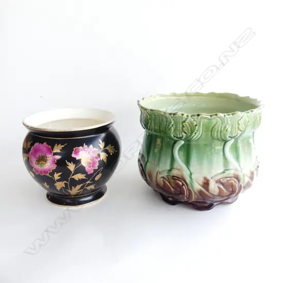 LG MAJOLICA VICTORIAN JANDINERE & SML BLACK & ROSE JARDINERE
