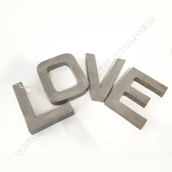 'L O V E' METAL LETTERS H.300mm