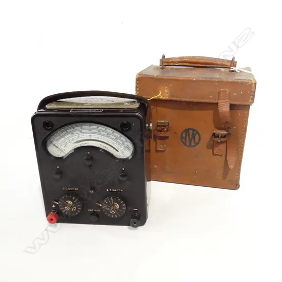 VINTAGE BAKELITE VOLTAGE METER IN LEATHER CASE