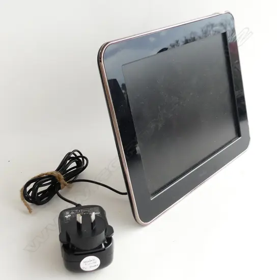 KODAK 'PULSE' DIGITAL SLIDE SHOW DISPLAY W.270x215mm W remote & USB lead