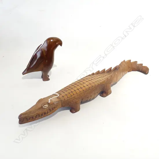 HAND CARVED WOODEN ALLIGATOR (L560MM) & CARVED FOLK ART PARROT (H.180MM)