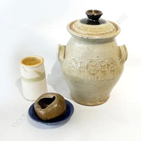 4 PCS NZ POTTERY INC420MM LIDDED POT H. 400MM