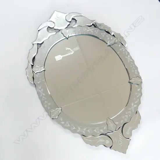 VENETIAN MIRROR 870x550mm