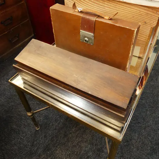 VINTAGE MAH JONG SET w. 4 WOODEN STANDS L.420mm