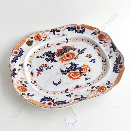 LARGE RECTANGULAR ASHET. DECORATED IN THE MANNER OF ROYAL CROWN DERBY. L. 385mm