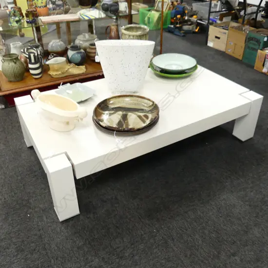 LG WHITE PAINTED COFFEE TABLE  1400 X 800MM