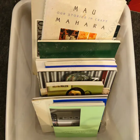 BOX LOT VARIOUS CATALOGUES, PUBLICATIONS & NZ ART MAGAZINES