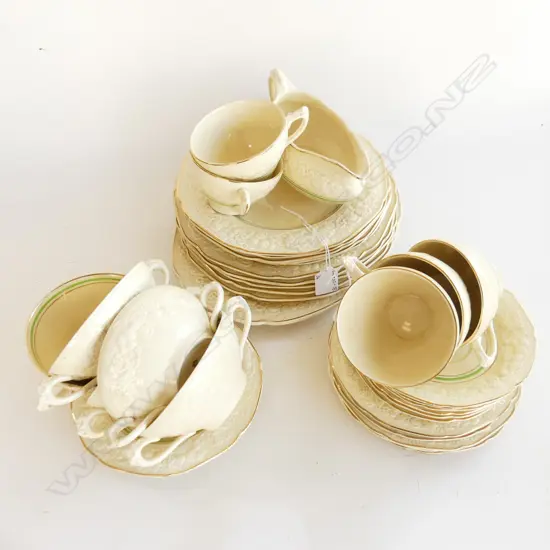 34 PCS CROWN DUCAL 'FLORENTINE' PCES; SOUP COUPES, ASHET, DINNER PLATES, LUNCHEON PLATES, TRIOS ETC..