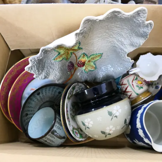 BOX LOT CHINA. INCLUDES TITANIUM WARE C/S BL/WH JUG ETC.