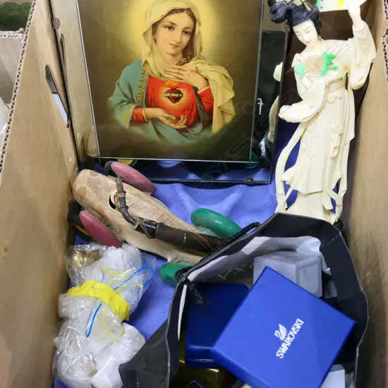 BOX LOT JEWLERY BOXES PLASTIC FIGURINE  BRASS KNOBS MIRROR PIC  TOY CAR PIPE & RULER