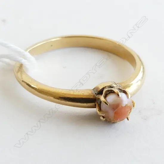 18CT CORAL/PEARL  RING 3.0 GRAMS SIZE P