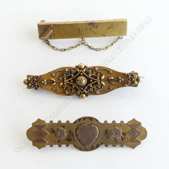 3 9CT BAR BROOCHES (1 UNMARKED) 8.5 GRAMS