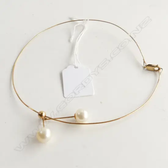 9CT GOLD CHOKER NECKLACE WITH TWO 10MM PEARL PENDANTS 9.1GMS