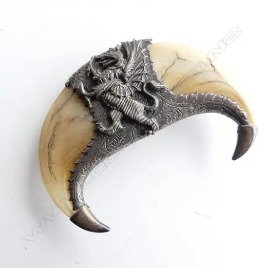 ANTIQUE DOUBLE TIGER'S CLAW & SILVER BROOCH w winged lion no pin