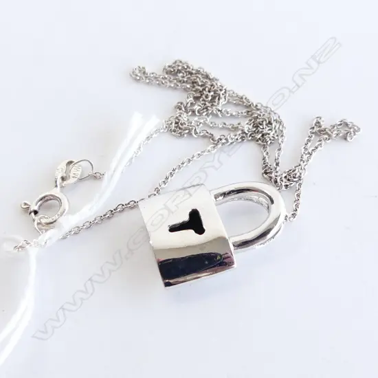 ST. SILVER PADLOCK PENDANT ON CHAIN