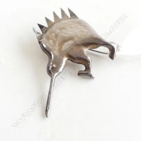 ALAN PRESTON NZ DESIGNER SILVER KIWI BROOCH