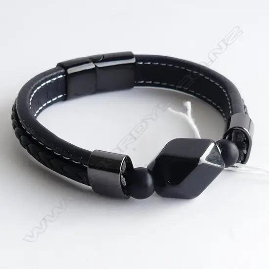 MENS LEATHER & ONYX BRACELET