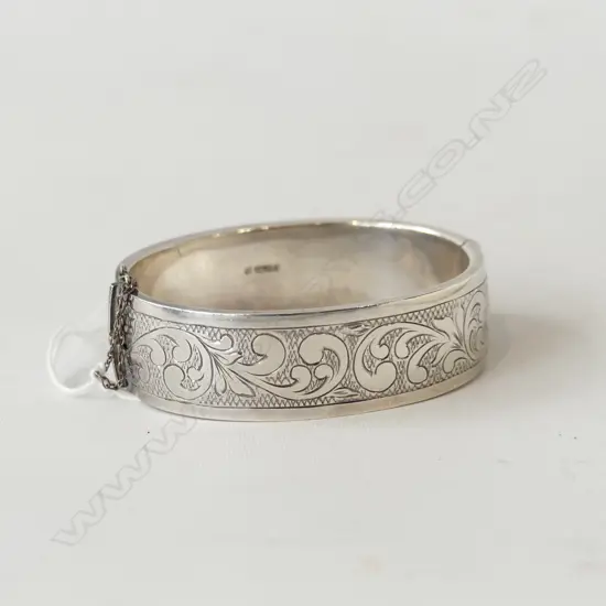 STG SILVER BANGLE 20 GRAMS