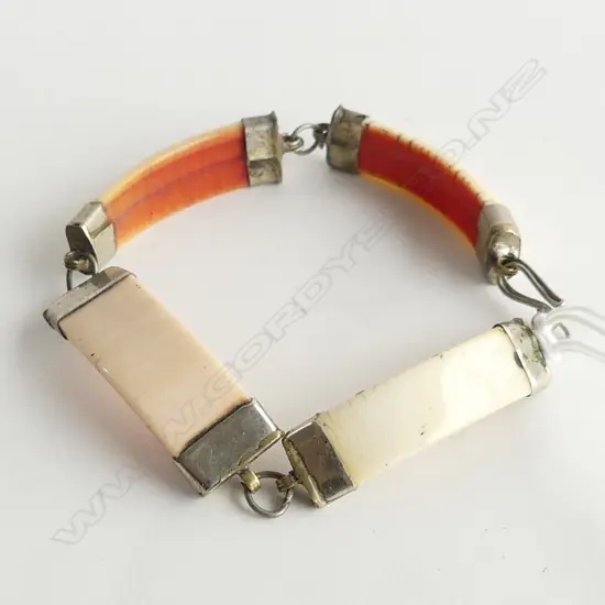 VINTAGE MOUNTED IVORY BRACELET 11.8GMS 