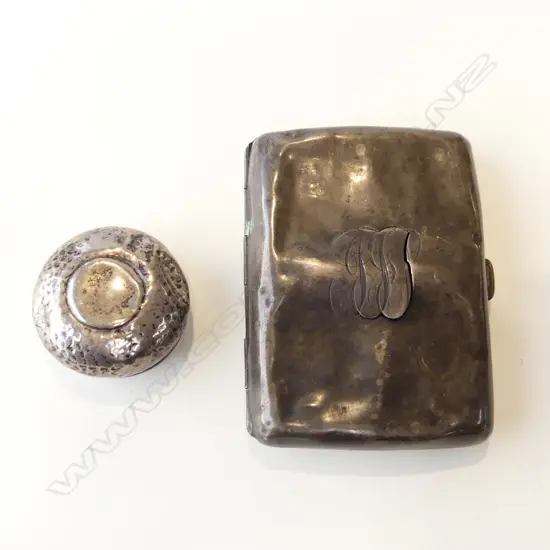 SILVER CIGARETTE CASE + SILVER BOTTLE TOP 72gms faulted