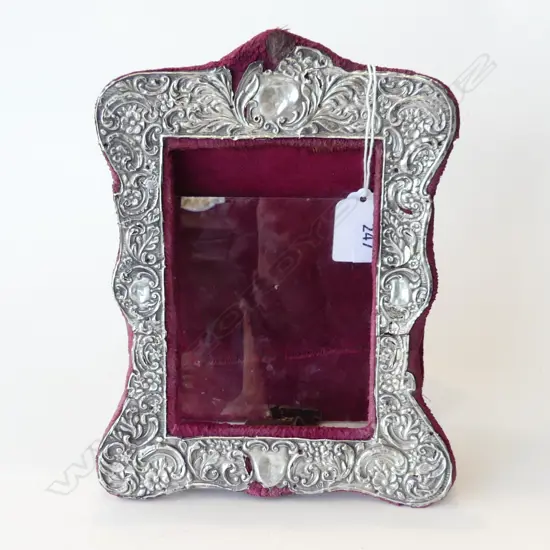 EDWARDIAN SILVER PHOTO FRAME CHESTER 1905 (FAULTED)