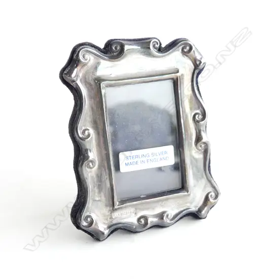SM STERLING SILVER PHOTO FRAME 70 X 85MM LONDON 1973