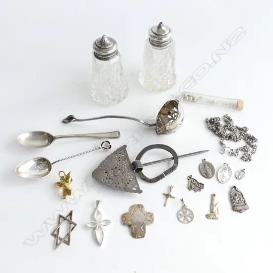 ASST LOT 2 STG CONDIMENTS/2 STG TEASPOONS AND COSTUME JEWELLERY ETC