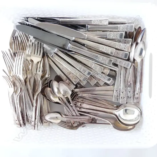 LG AMOUNT ONEIDA COMMUNITY HAMPTON COURT PATTERN CUTLERY...