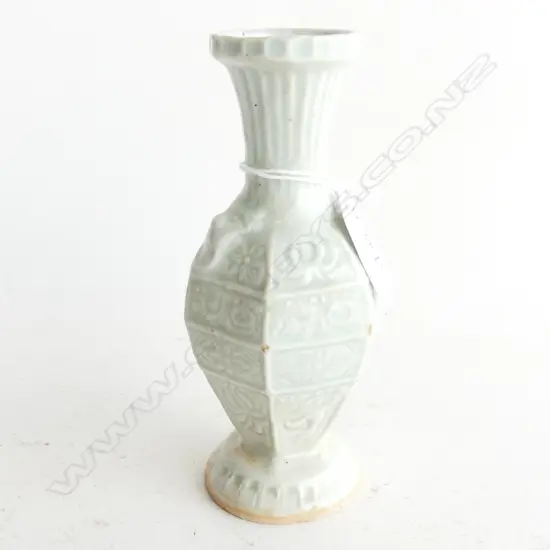 CHINESE QINGBAI GLAZED FACETED VASE H.150mm