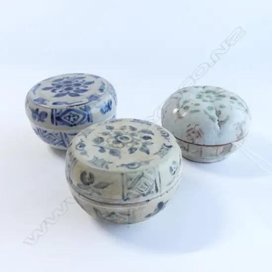 2 VIETNAMESE B/W COVERED BOXES + CHINESE MELON SHAPED SWATOW BOX 70mm dia