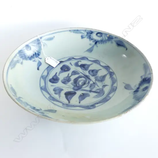 LG CHINESE SWATOW B/W DISH REPAIRED 320mm dia