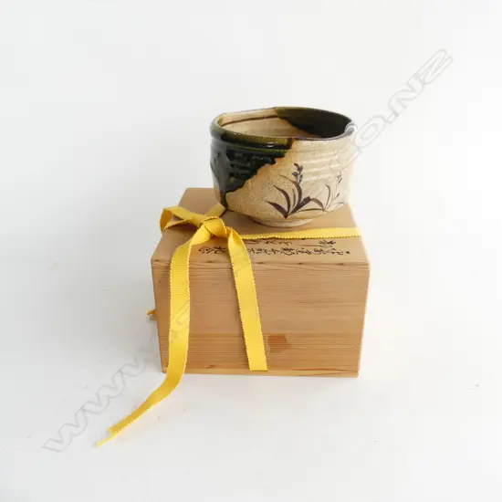  WELL EXECUTED FLAWLESS 30’S MINO ORIBE-YAKI GREEN DRIP GLAZE WOOD FIRED  JAPANESE CHAWAN MATCHA TEA BOWL 