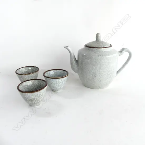 CHINESE CRACKLE GLAZE TEAPOT w. 3 CUPS 