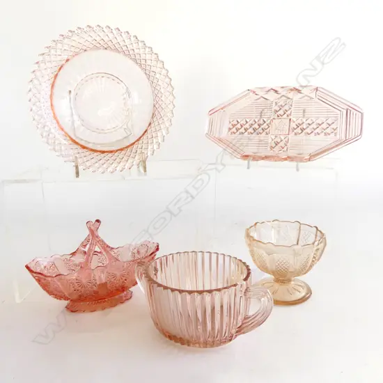 5 PCS PEACH COLOURED DEPRESSION GLASS, 4 ASST SM DISHES & SM TRAY (L. 205MM)