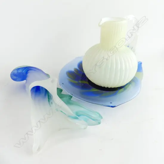 3 PCES ART GLASS; JUG, BOWL, SHELL VASE (REPAIR) H.220mm