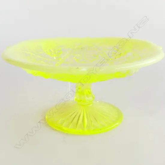 URANIUM CITRON GLASS COMPORT, DIA 155MM